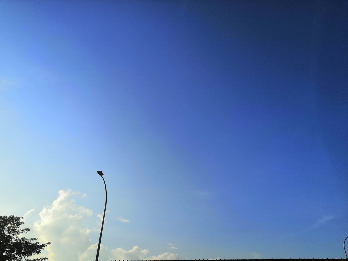 akeeemmm's tweet image. Selamat Pagi #BusDelayed