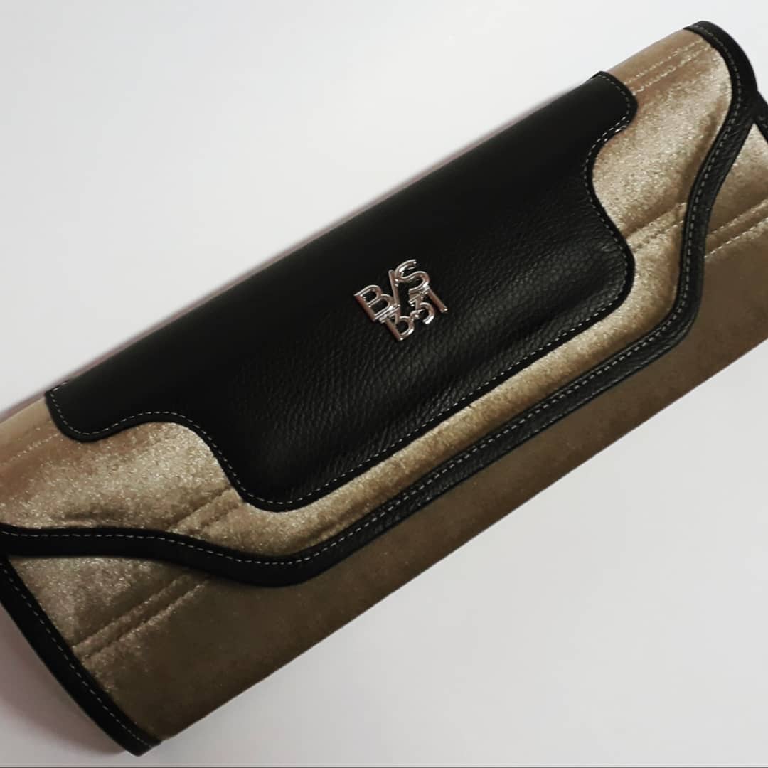 Bolsos1331's tweet photo. #Estudio1331 #Bolsos1331 #LaGaleriaHN
#ColeccionesBolsos1331 #FRAGMENTA
#HechoenHonduras
COLECCIÓN CAPSULA FRAGMENTA
ESTUDIO 1331 https://t.co/tQ8Iq0ecII