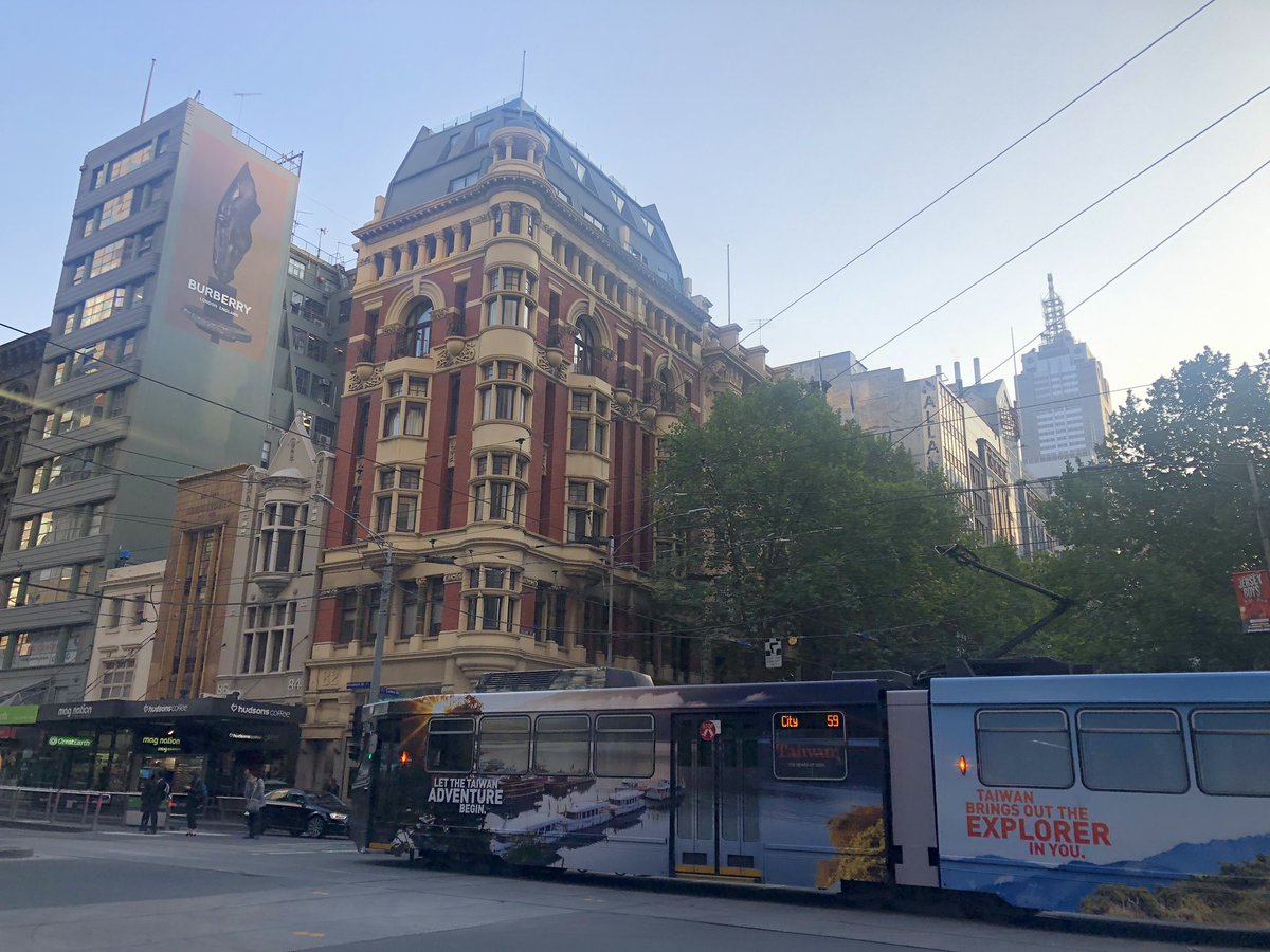 checoperezcom's tweet photo. Buen día desde #Melbourne, es día de calificación para el #AusGP🇦🇺 estén pendientes de la transmisión en vivo que haremos en unos minutos en #ChecoTV en #YouTube

https://t.co/o003ykb2sP https://t.co/7n2XYe5lx6