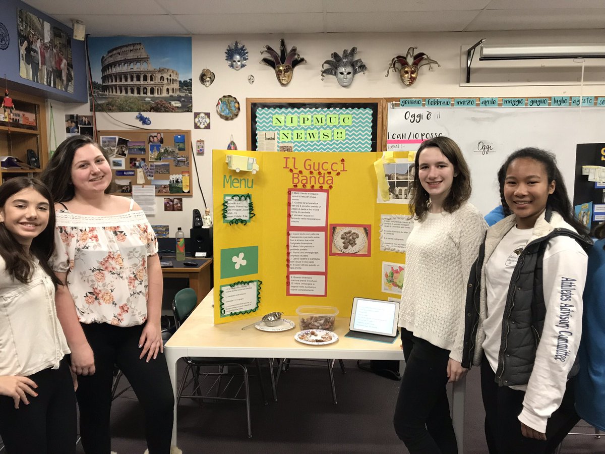 Nipmucitaliano's tweet image. Marianna, Sabina, Felicia and Sofia’s food truck from Lombardia. #worldlanguageweek #mursd