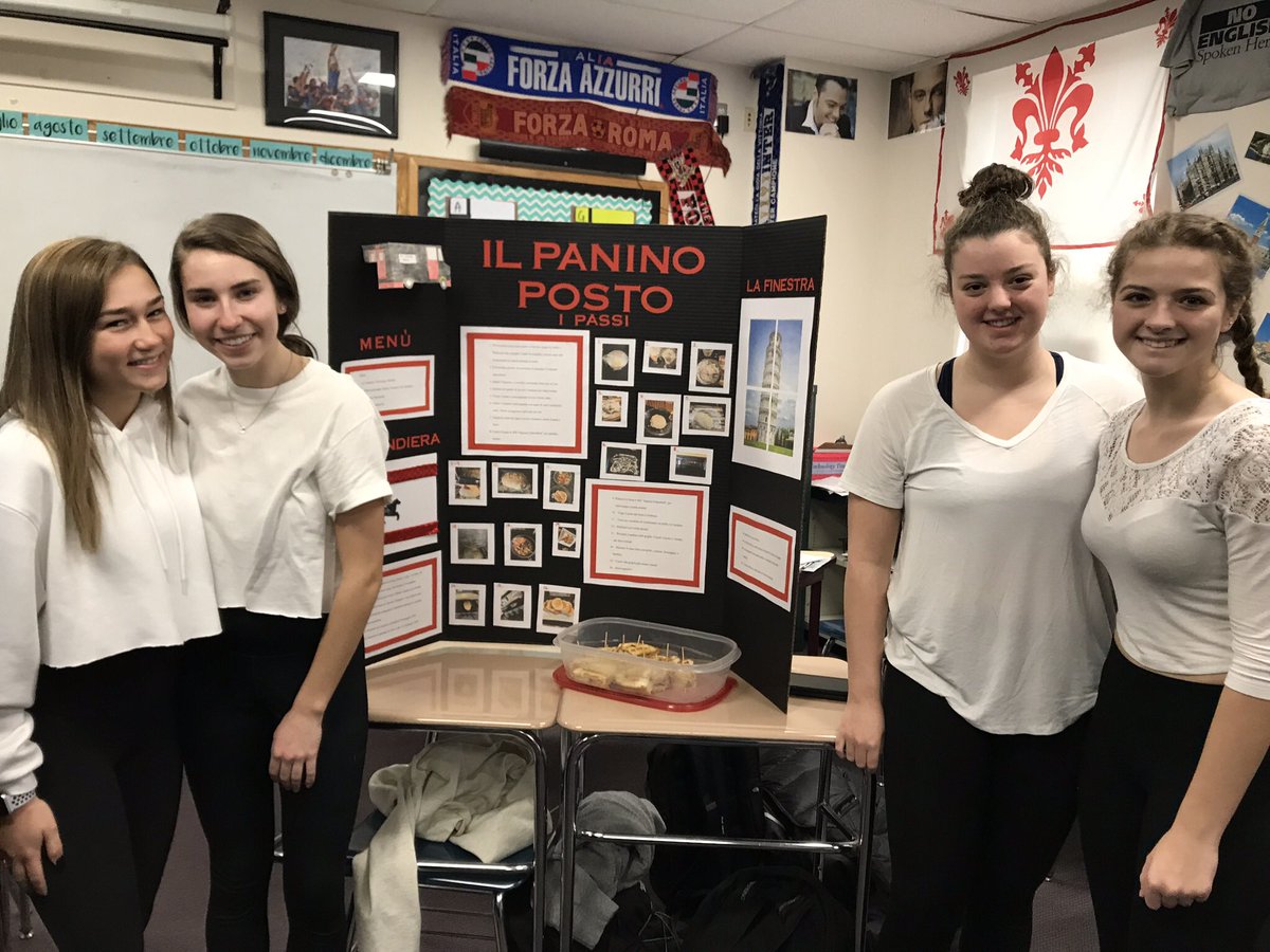 Nipmucitaliano's tweet image. Francesca, Gabriella, Lea and Catina’s Florentine food truck. #worldlanguageweek #mursd