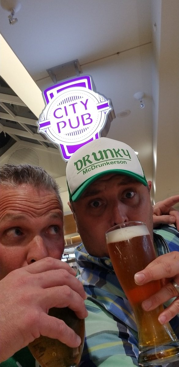TheLeisureProf's tweet photo. New Lid from @NomadLounger upon arrival at @MCO for #StepOSide weekend! How appropriate. https://t.co/UWd4aKgoZT