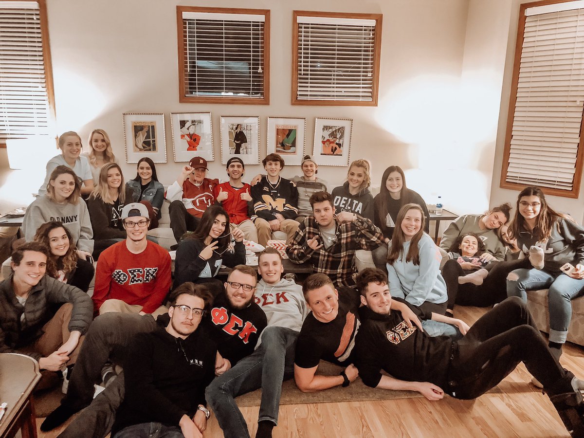 DeltaZetaEMU's tweet photo. Happy Founders’ Day to ΦΣΚ! Cheers to 146 years! ❤️ https://t.co/mRyof1uk85