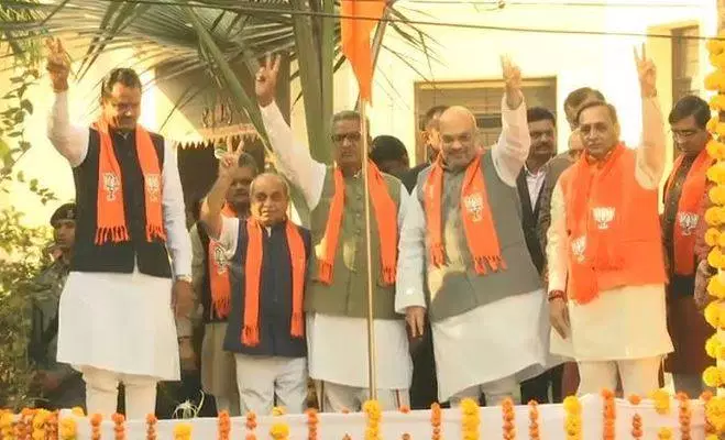 sandeshnews's tweet photo. રાફેલ, રામમંદિર અને રાષ્ટ્રવાદનો મુદ્દો ગુજરાતમાં કોને તારશે કોને ડુબાડશે? જાણો કેવા બની રહ્યા છે સમીકરણો! : https://t.co/BmTT3ksFee

#EBCreservation #BJP #Congress #LokSabhaElection #GujaratElection #EBC #Gujarat #Ahmedabad https://t.co/jmgmy0JHeV