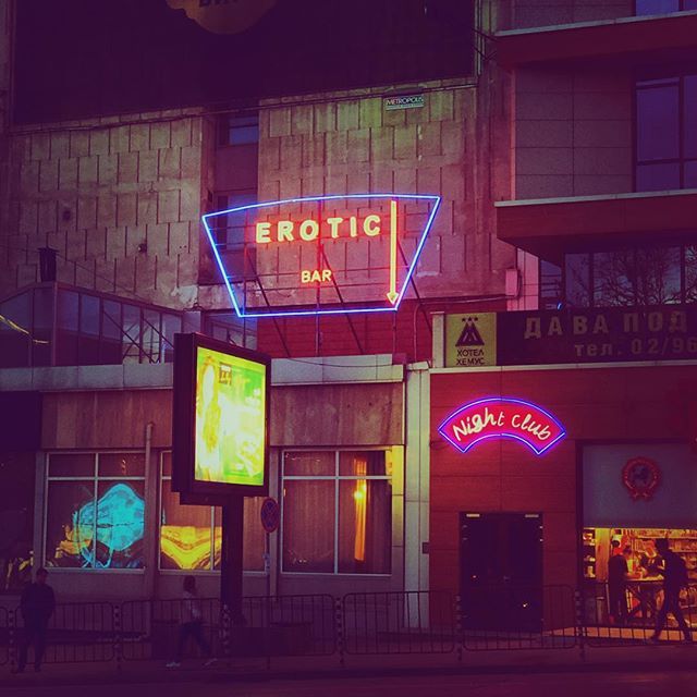 dan_jeannotte's tweet photo. SEXY typography
#bulgarian #neon #howcanyousayno https://t.co/gNZZGSZM1t https://t.co/t9IKjEs5So