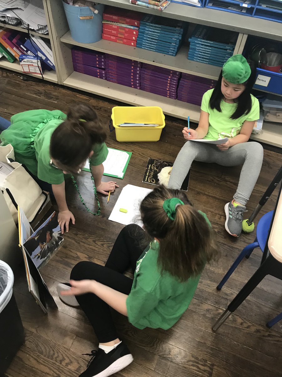 Central345's tweet photo. 3-2 is working on researching animals in reading!  They are working in groups to study subtopics like life cycles, body parts, and diet. #WeAreEH @EHTSDsup @EHTSDistrict https://t.co/kUDqIywqJ1