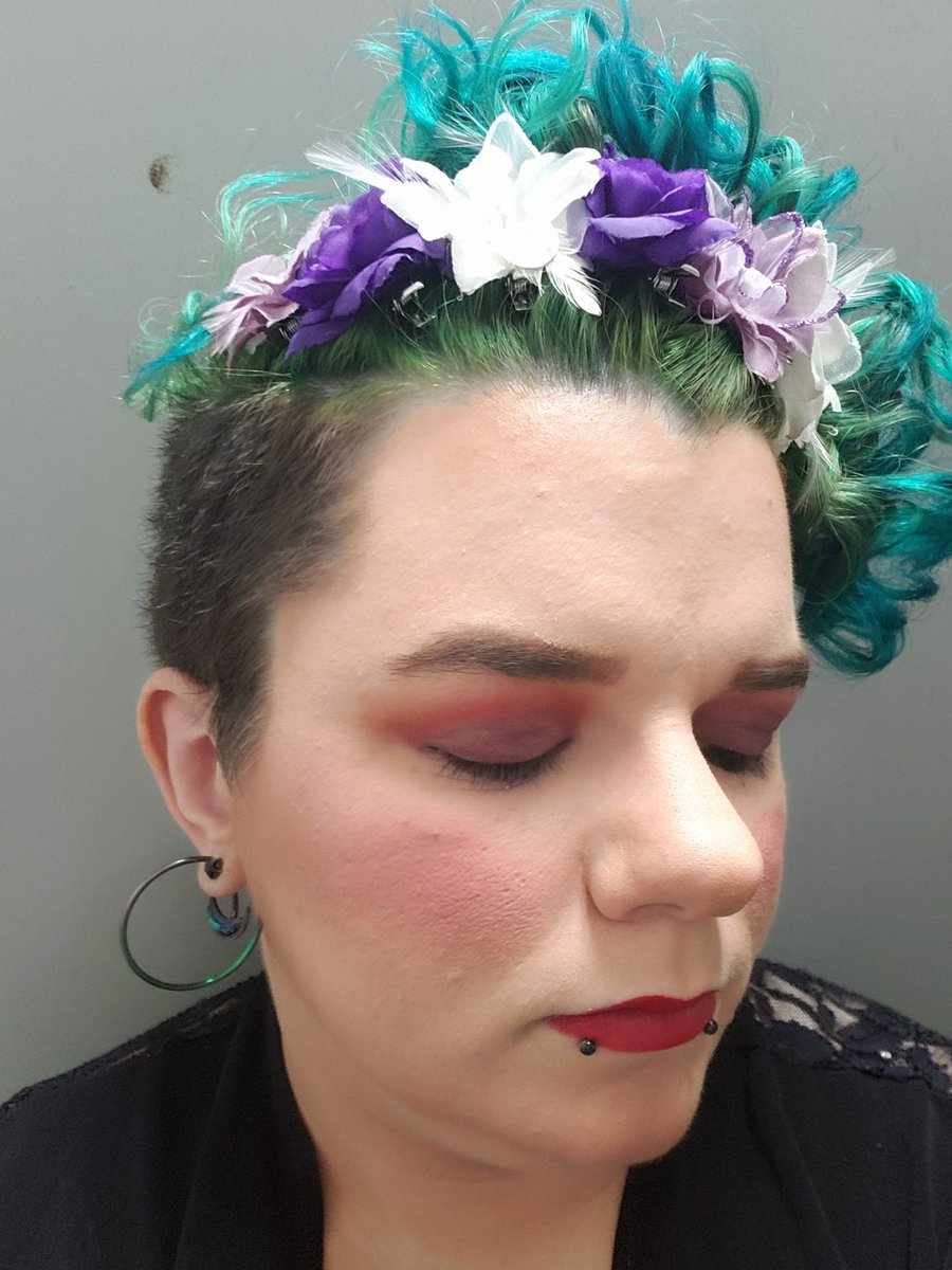 goatdadjaxx's tweet photo. When you're having a rough mental day but you gotta put on your face and get shit done. #roughday #pushinthrough #makeup #queersoftwitter #nonbinary https://t.co/TpVjkMmpG6