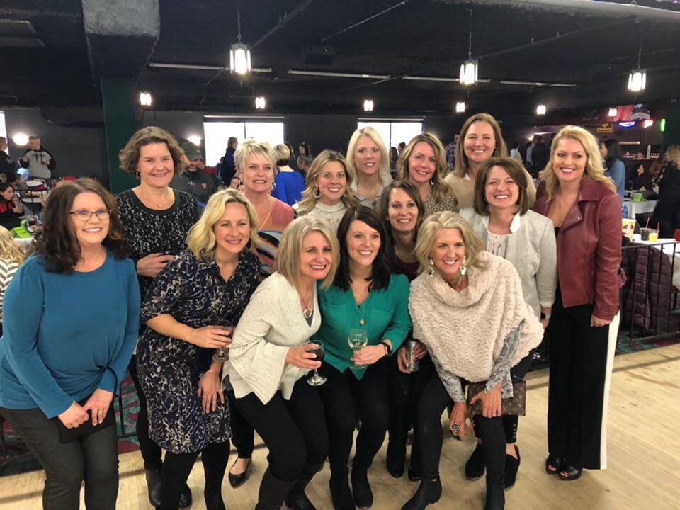 PLLakersBB1's tweet photo. Look at these dapper Prior Lake hockey players and awesome moms at the State Tournament Banquet. Looking good!!
@YouthHockeyHub 
@MinnHockey @LetsPlay_Hockey https://t.co/giqinYbum1