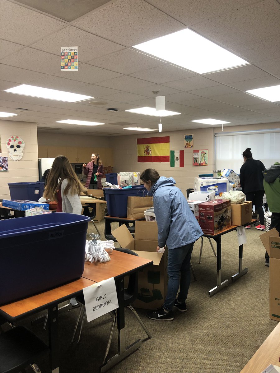 Ready to partner with the <a href="/CalebWProject/">Caleb White</a> tomorrow to change the lives of two families transitioning from the homeless shelter!!  Thanks to all the SCHS students that joined us and a special thanks to <a href="/SCHSArmorUp/">Stoney Creek Football</a> for your help tonight!  <a href="/WeAreSCHS/">Stoney Creek High School</a>