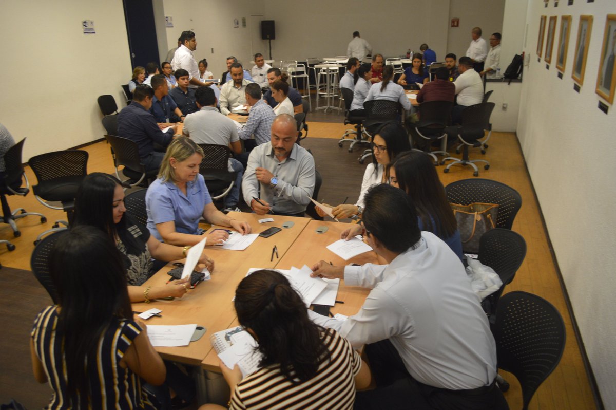 COPARMEXVer's tweet photo. Con la participación de más de 50 representantes de empresas afiliadas a @COPARMEXVer y empresarios independientes, se realizó el #CocktailNetworking organizado por #ManpowerGroup. 
@jsierraalvarez @mimalcom @ManpowerMeCA https://t.co/cltrBLrPJo