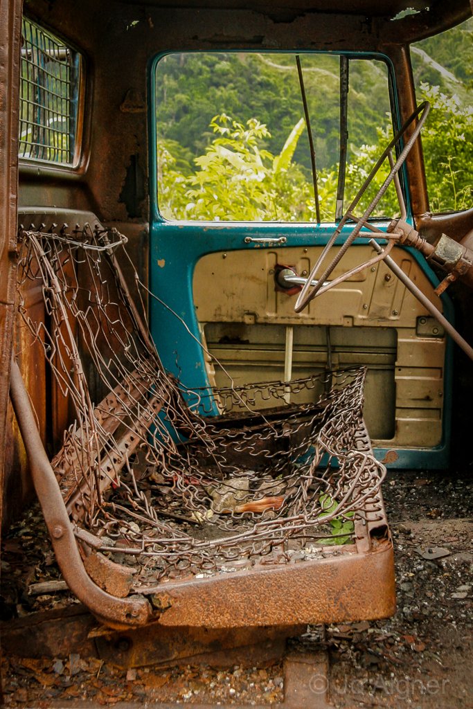 JoAigner's tweet photo. #PicOfTheDay It has seen better days. East Timor
#thattravelblog #LiveTravelChannel #TravelStoke #lonelyplanet #BBCTravel #worlderlust #travel #travelphotography #travelphoto #lpfanphoto #lppathfinders #canon #canonphotography #Asia #wanderlust #localife #truck #trucker #Asia https://t.co/UIsfcEqEGI