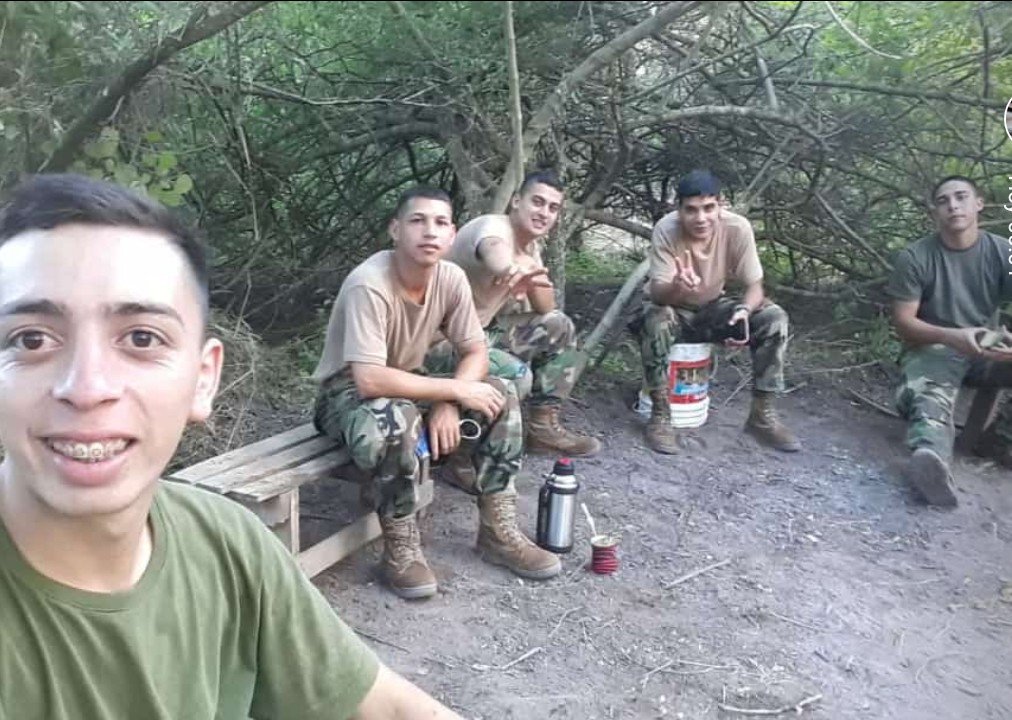 GlaYorg's tweet image. #EjércitoArg él es mi héroe, mí hijo Benjamin Frettes, es soldado voluntario y está en Las LOMITAS FORMOSA es tan joven y  cuida nuestra frontera!