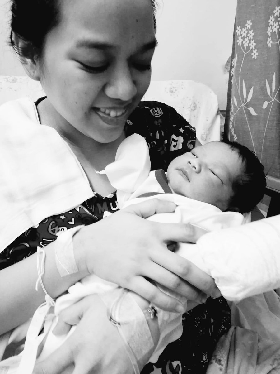 Cmbrly21's tweet photo. You're the meaning in my life, and You're my inspiration 💕 i love you my sunshine 💕🌻 https://t.co/klepvDp3G8