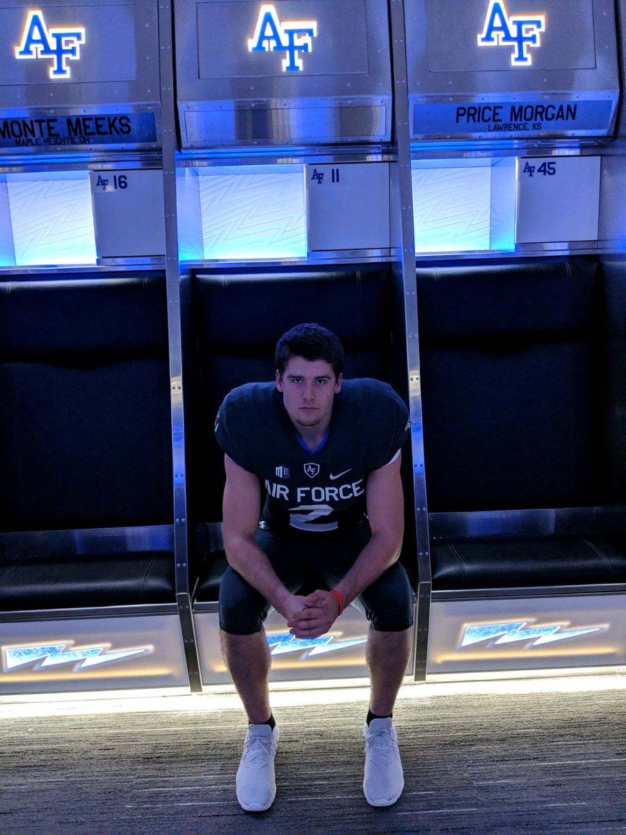 After a great day on campus, I'm blessed to say I have earned an offer from the Air Force Academy! @CoachWeikert52 <a href="/Vandy57/">Ron Vanderlinden</a> <a href="/AF_FBRecruiting/">Air Force Football Recruiting</a>