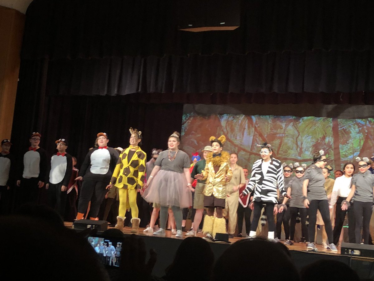 KMallon_CandI's tweet photo. My boys were on the edge of their seats and singing along during the whole performance of Madagascar Jr by @grice_htsd students. Amazing show! #HTSDpride #differencemakerhtsd https://t.co/nx9EU6Ddp6
