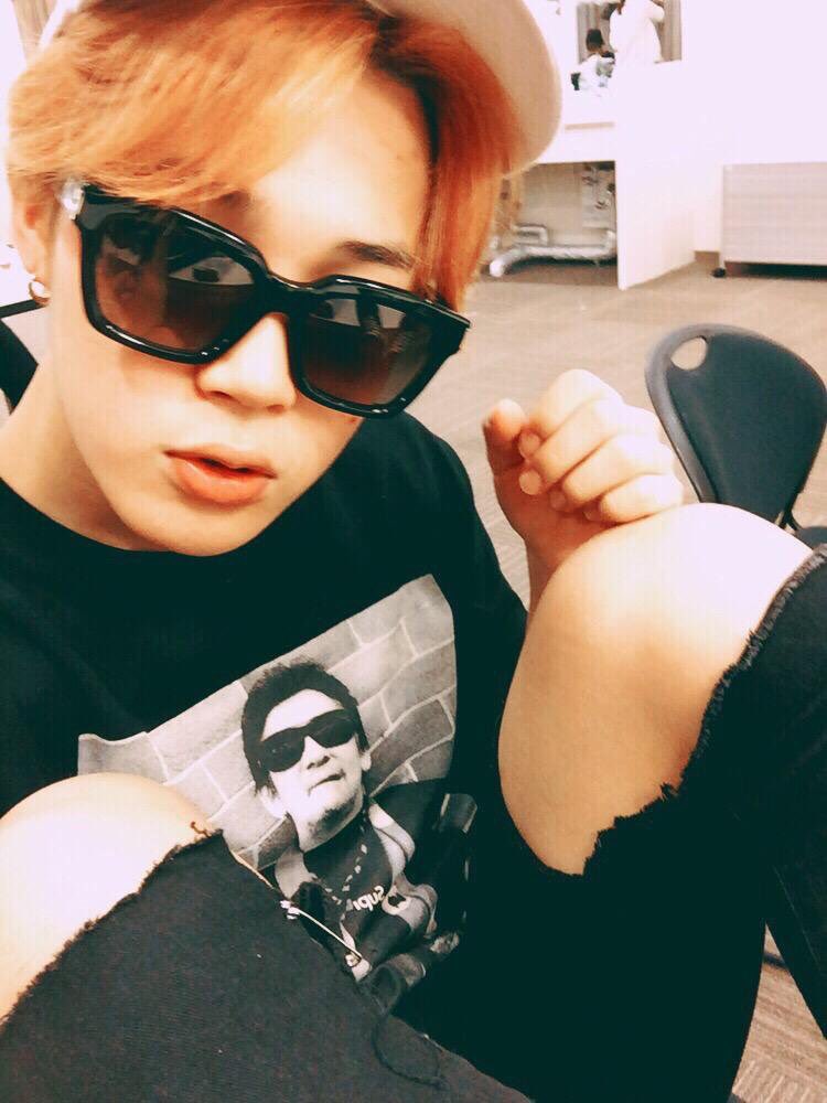 this picture makes me feel a type of way. I miss his selfies  #JIMIN  