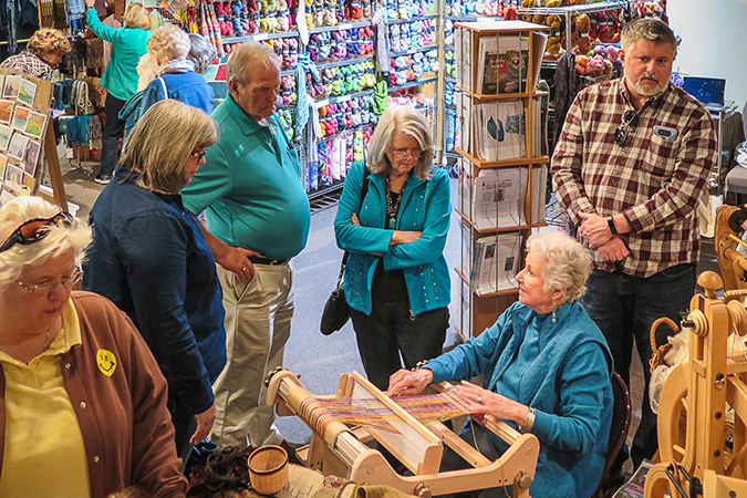 KnoxDailySun's tweet photo. Townsend's Smoky Mountain Fiber Arts Festival set for April 12-14 @GSMHeritage https://t.co/PHPHhg107r https://t.co/rw51EMOuA6