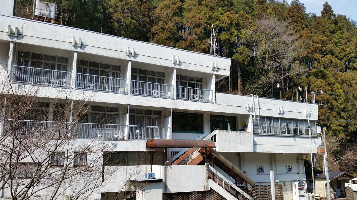 ট ইট র セフィ なろう 変 なものチャンネル 28年ぶりにやってきた鎌北湖は 廃墟でした