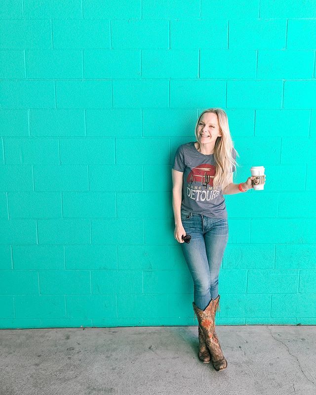 deidraphoto's tweet photo. Y’all. I’m 38! Happy birthday to meeeeeee!! To celebrate, I had breakfast with Mr. Wilson, several fancy coffees, hot dogs and cheese fries for dinner at @shakeshack with all my boys and now we’re having cupcakes 🧁 Life is so good, and I am so gratef… https://t.co/UHeg71SQiE https://t.co/ujsrz7zFyZ