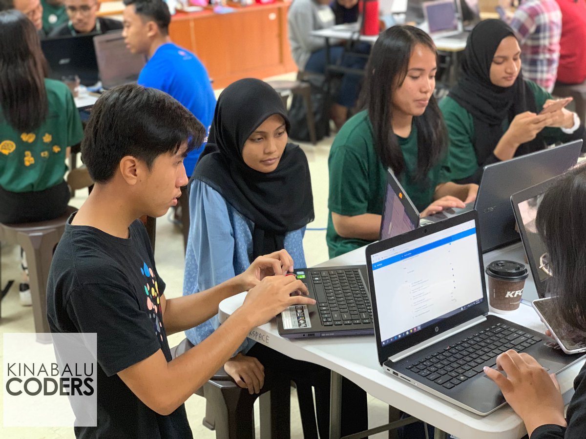 KinabaluCoders's tweet image. The participants are busy exploring the arduino and raspberry pi. #ARDUINODAY2019 #happyarduinoday