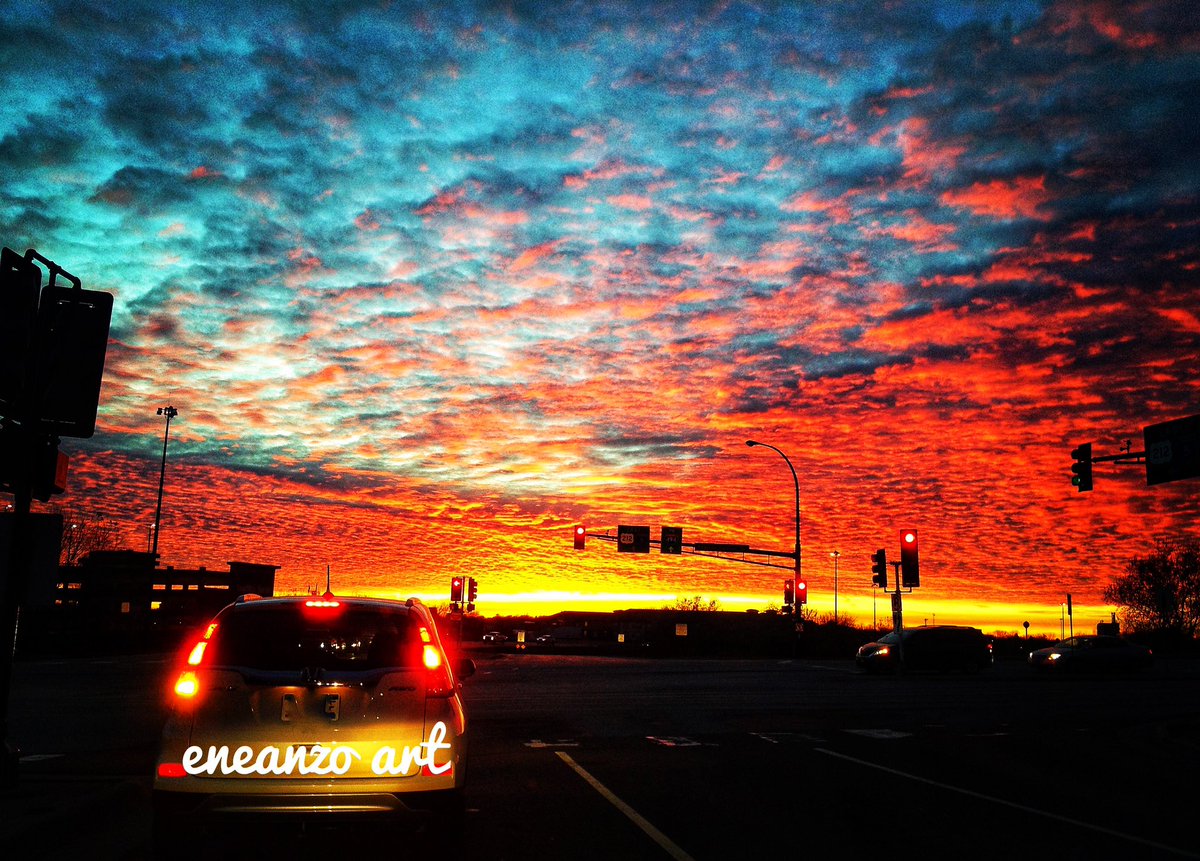 EneaEnzo's tweet photo. Crimson Highways #sunset #highway #naturephotography  #skyfire #sunsetphoto #cloudreflection #ramaneffect #travelphotography #skyart  #newartist #nature #mnartist #eneanzoarts #eneanzoiphotos https://t.co/jXTJqi3Coj