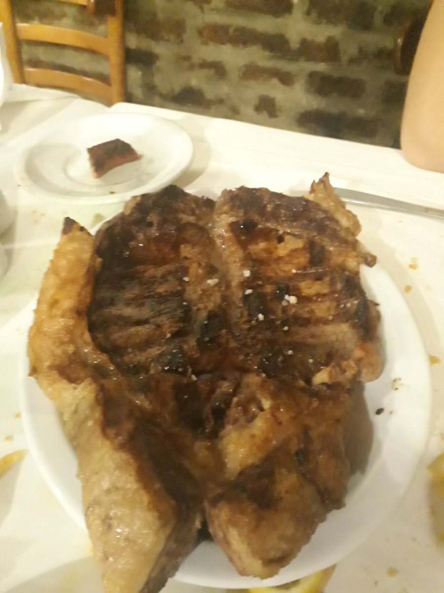 ComproAuto2's tweet image. Que  bife de  choriso    lo  mejor  que   ai   pobre luis