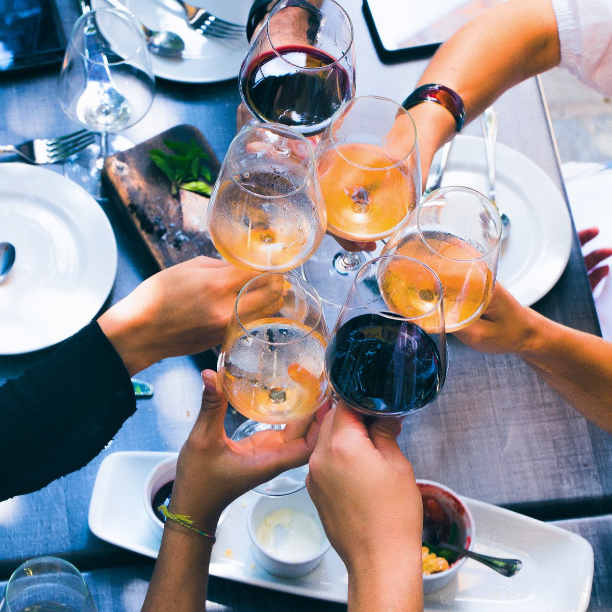 Quaffables's tweet image. It&apos;s wine time!

We are in the midst of another sunny weekend in Melbourne and what what better excuse is there to assemble some friends and enjoy some vino.

#Quaffables #Wine #CraftWine #WineTime #NaturalWine #CraftNotCrap #Melbourne