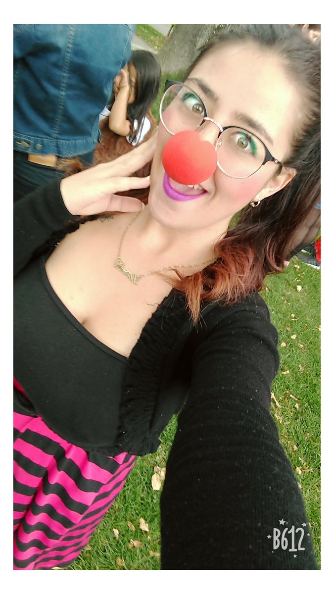 Sonríe no le demuestres a nadie tu dolor... A nadie le interesa que tan rota estas 
#FelizViernes