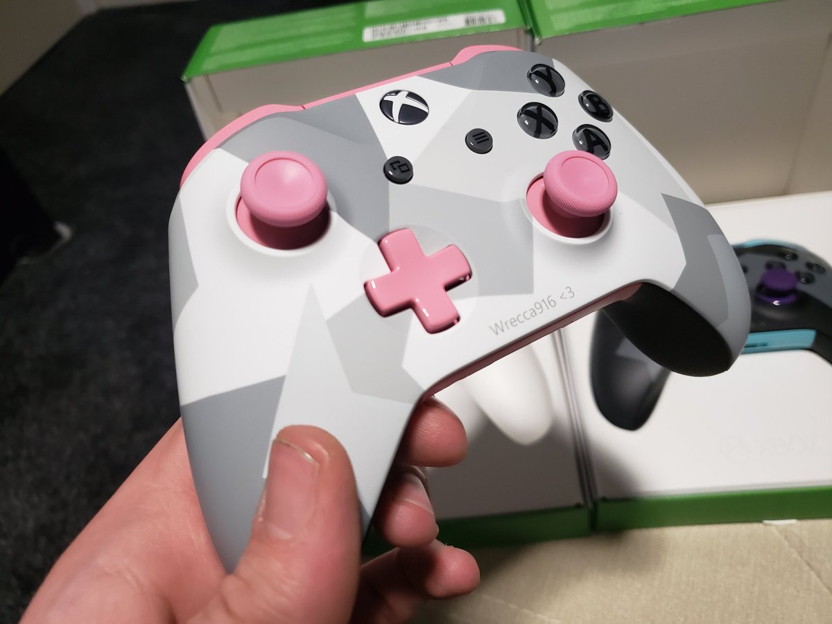 BNR_Tech's tweet photo. @Microsoft 2-3 weeks shipping expected, recieved custome controllers in 4 days. Good job, we love them. https://t.co/HOtHvMgHwz