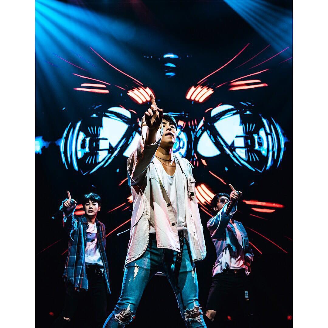 ikon_photogrphs's tweet photo. [190313] SXSW Festival 
_
PHOTO | 아이콘
COPYRIGHT | projectony님

@YG_iKONIC #SXSW2019 https://t.co/rNrwHF2ohI