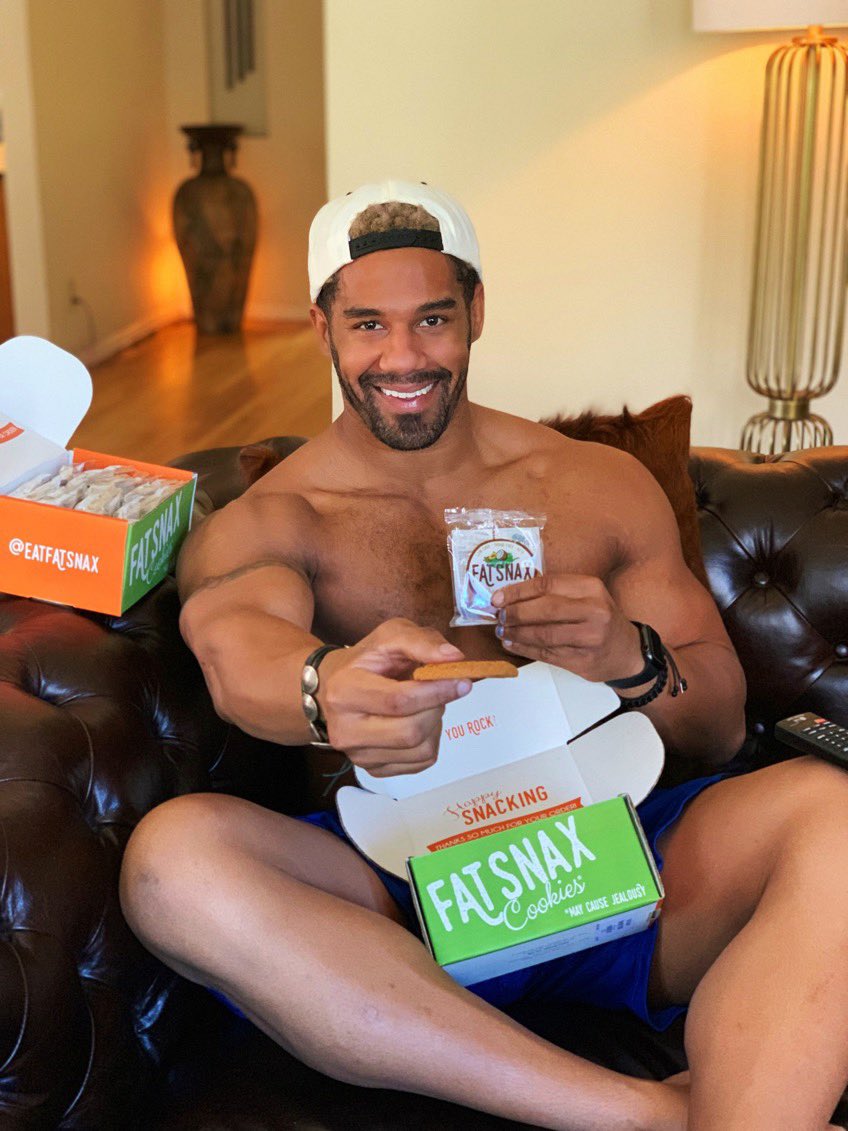 realfredrosser's tweet photo. Everything ain’t for everybody but these 🔥@EatFatSnax cookies🔥 that I first discovered at Vitamin Shoppe sure do the trick for me in curbing my super-sized sweet tooth. 😋 #CookieMonster #EatFatSnax #FatSnax #keto #lowcarb #fridayvibes
#blockthehate #closedfistopenheart https://t.co/FxcfhOS3h4