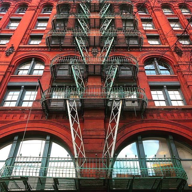 diavalt's tweet photo. The universe is worked and guided from within outwards.  _______________________________________________________ #blavatsky #manhatten #newyork #buildings #stairs #theuniverse #guided #brick #redbrick #society #newyorkcity #newyorknewyork #architecture #… https://t.co/qO6Se0nCZ5 https://t.co/QJOlArkc6e