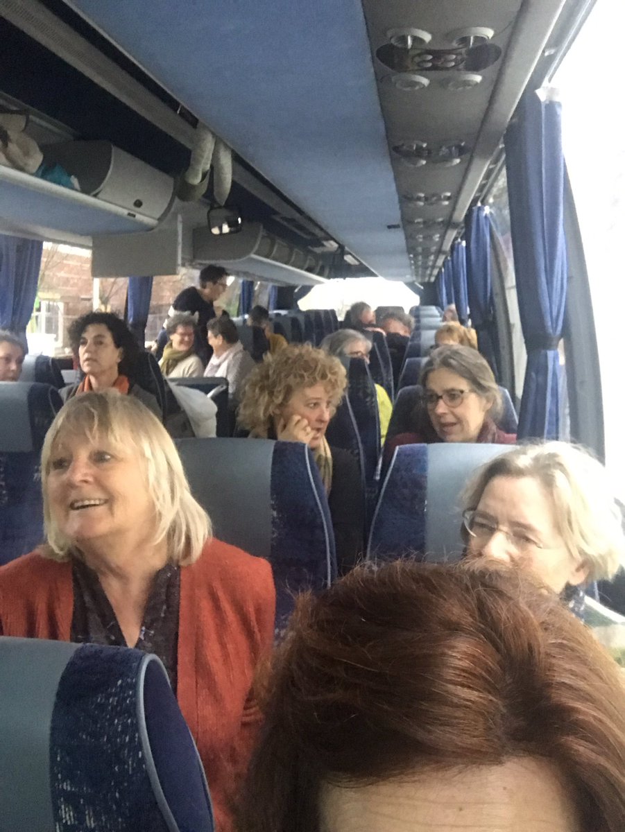 <a href="/Ambachtshuis/">Ambachtshuis Brabant</a> op excursie met 40 #glazeniers naar Oude en Nieuwe Kerk #delft o.m. bewonderen van de 27 ramen van glaskunstenaar Joep Nicolas: georganiseerd door #sibyllegielen en #anjavanaalen