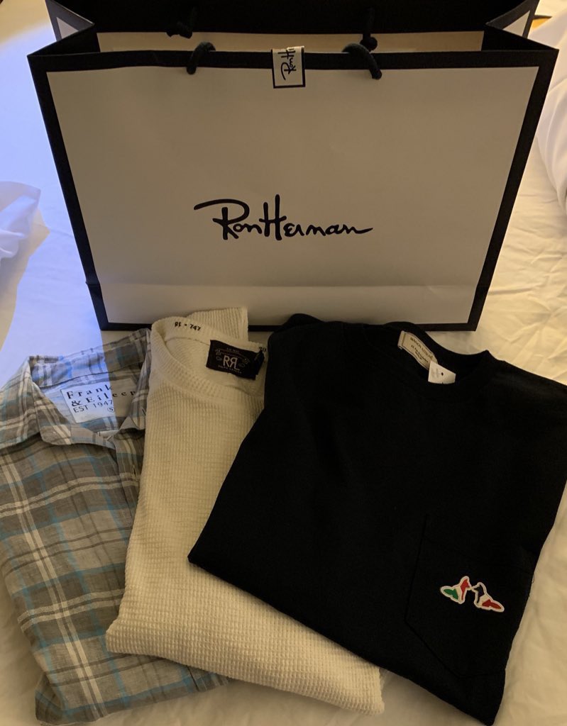 ロスのRon "F@# kin" Hermanでお買い物。
ちょっと肌寒い時があるので、長袖シャツが欲しくて。
で、ついでに衝動買い。