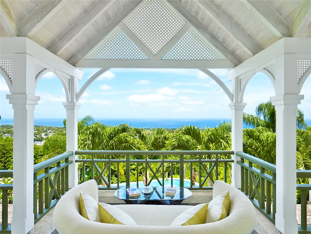 KFInternational's tweet photo. Set on approximately 31,075 sq ft of landscaped gardens, this impressive 5 bedroom residence is located within the prestigious Turtleback Ridge, #Barbados. With stunning views over the West Coast this home also offers many traditional features throughout https://t.co/VL9rU4Oo8x https://t.co/Pom8cxVsYj