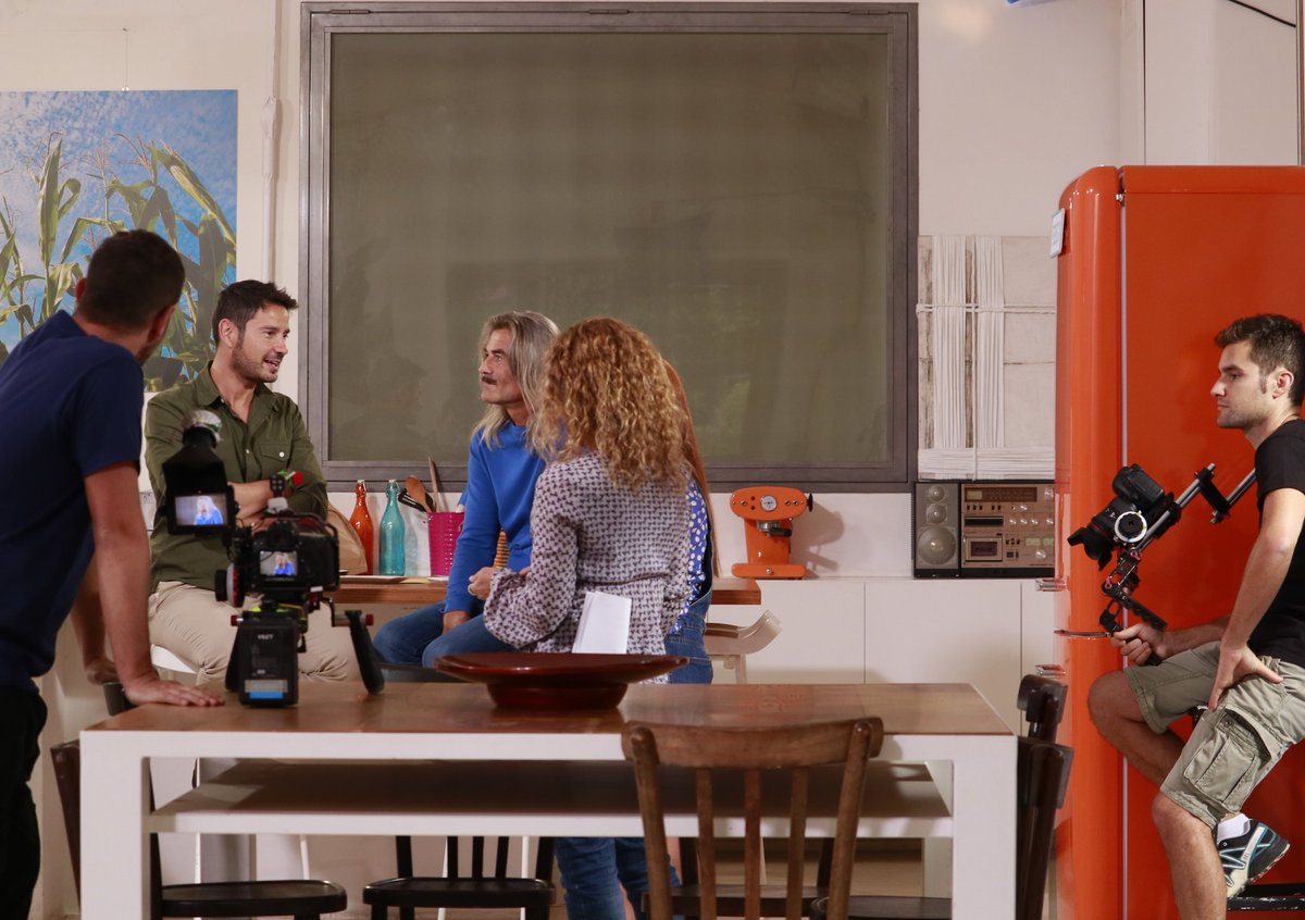 Nel mio loft di #Frigo ❄ tra poco in onda con #DemoMorselli su <a href="/RaiDue/">Rai2</a>! 
•
ore 9.45
•
#sabato #16marzo