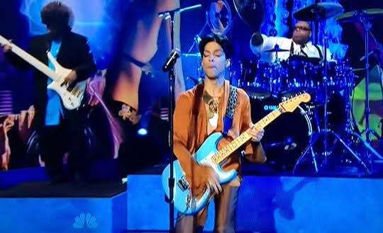 peach_and_black's tweet photo. #Prince #Prince4ever #LotusFlower #MPLSSound #ClubNokia https://t.co/kn63MSNALq