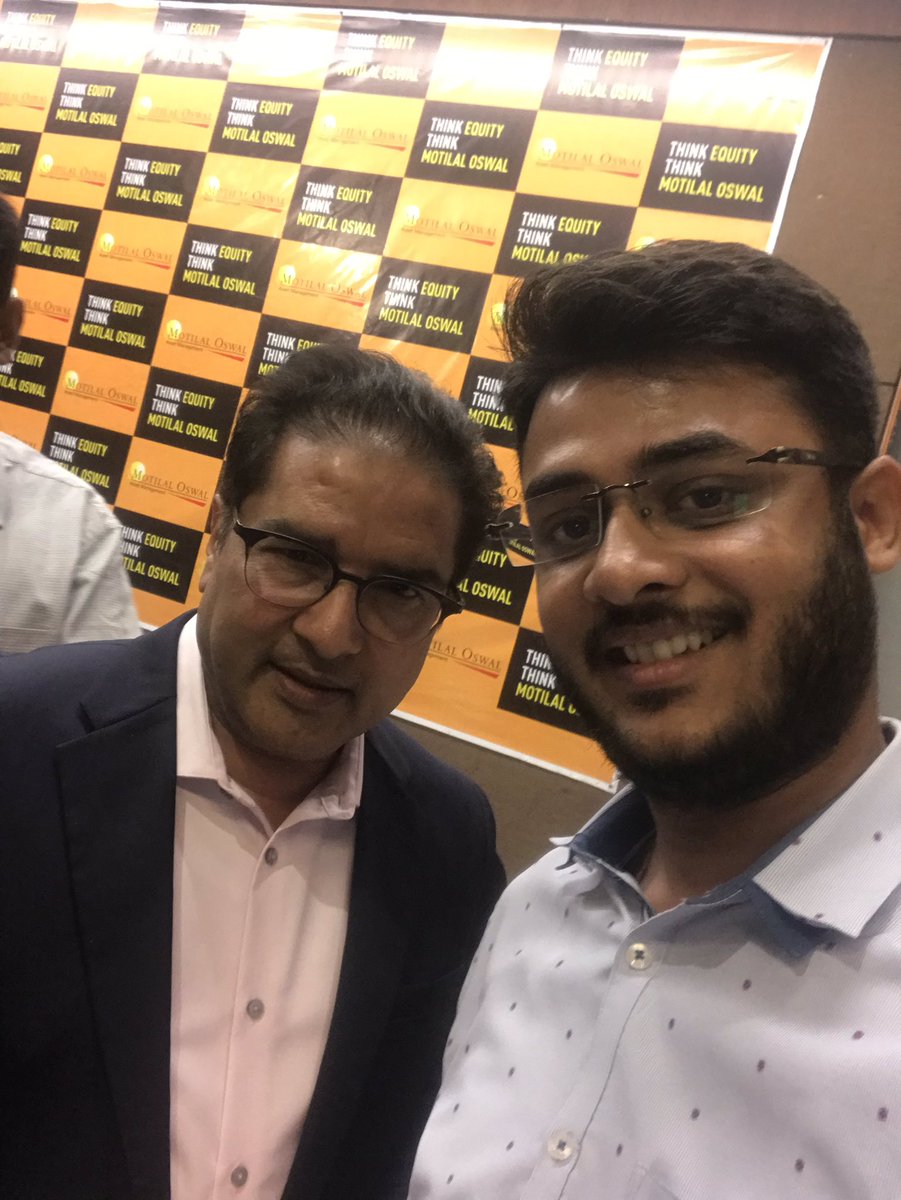 Dhwanil_Vanijya's tweet photo. #ramdevAgrawal #Motilal #BuyRightSitTight #Vanijya #Equity #MutualFund #SahiHai.. Many thanks sir for giving valuable time and explain equity at glance.. https://t.co/uii4hwsKPC