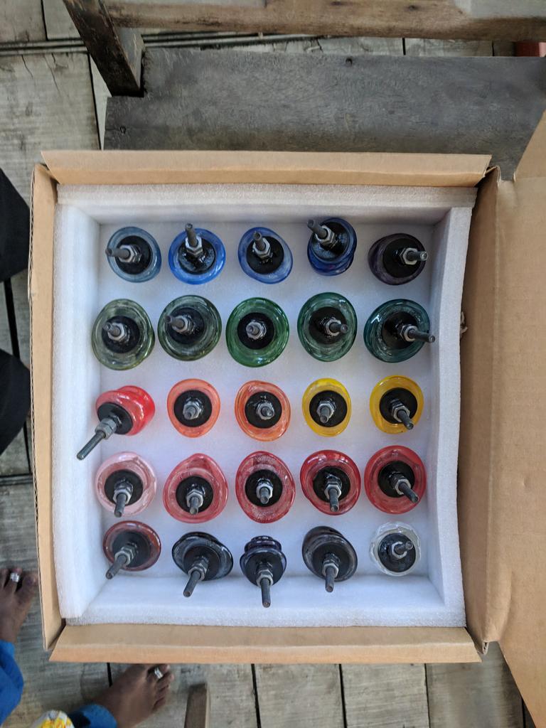 WonkyWorks's tweet photo. The cute #upcycled glass Mini Bottle Knobs now in a Set of 25 are great for #drawers and small #cupboards.
#minibottleknob #knob #handle #knobs #upcycledknobs #glassknobs
#upcycledglass #upcycled #wonkyworks #awesomelyupcycled #madefromwaste #plasticfree #ecofriendly https://t.co/Sd41bsOMGW