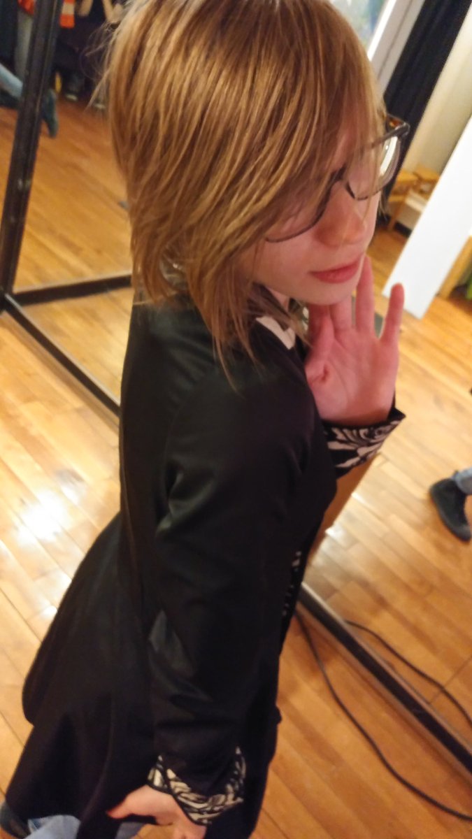 FloraNixi's tweet photo. fancy jacket https://t.co/3Amj7N5H5z