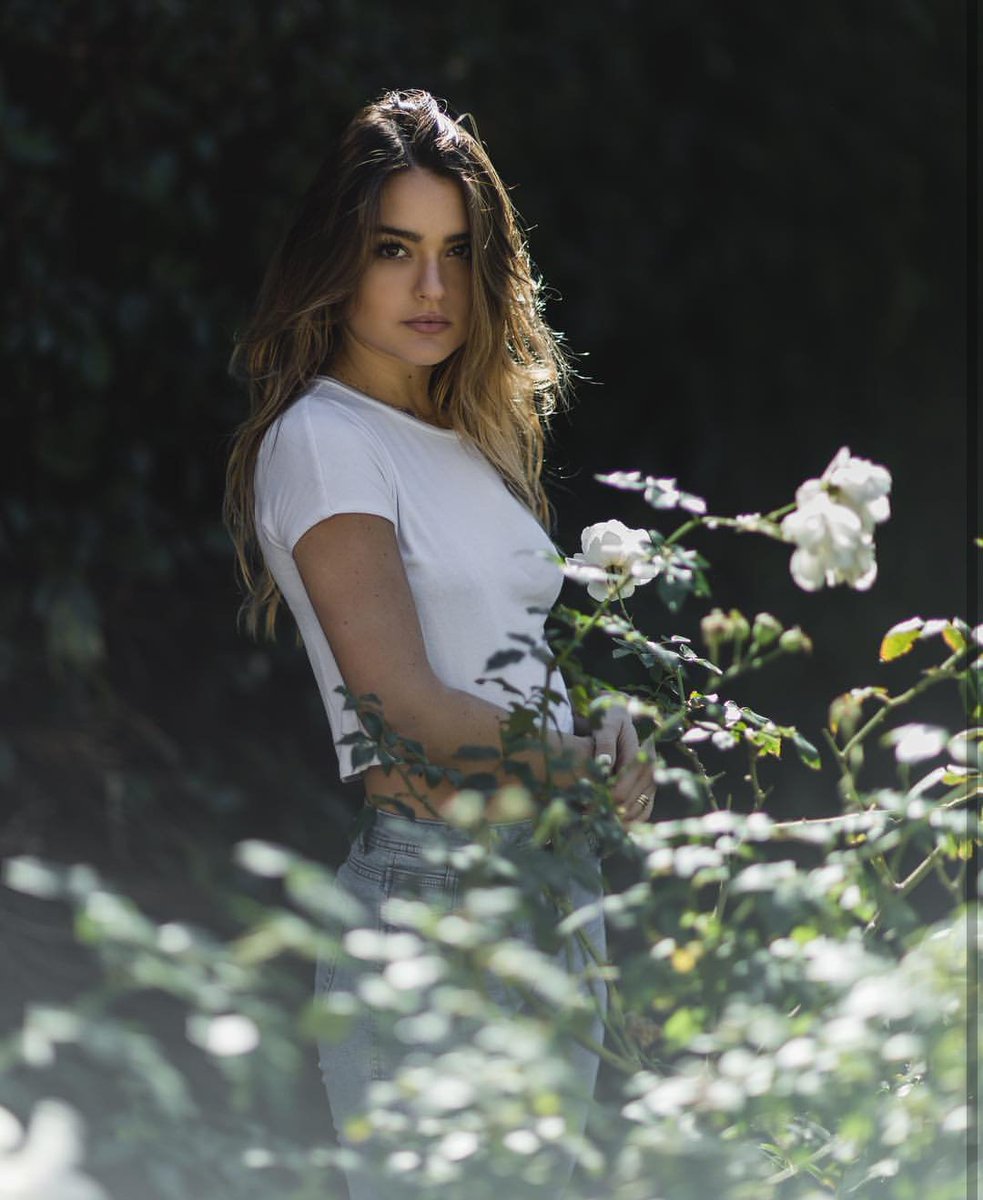 poseshit's tweet image. hi, i do #OPENFOLLOW for west rp's. help rt and lets be my mutuals💕. thankyou❣️