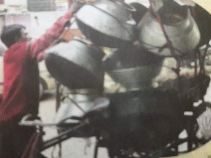 sarvmanglamcom's tweet image. भारतीय विज्ञान संघ 🔩 या मोदी रोजगार संहिता!!
 
नरेंद्र मोदी  &apos;इंडियन साइंस कांग्रेस&apos; से रोजगार उत्पन्न करेंगे! 

प्रश्न है कि विज्ञान की उत्पत्ति हिंदी में होगा या अंग्रेजी में या गुजराती में ? 

वैदिक रीति से होगा या वैज्ञानिक विधि से ? 

या संघ रीति से ...

#ModiModiBhaiBhai