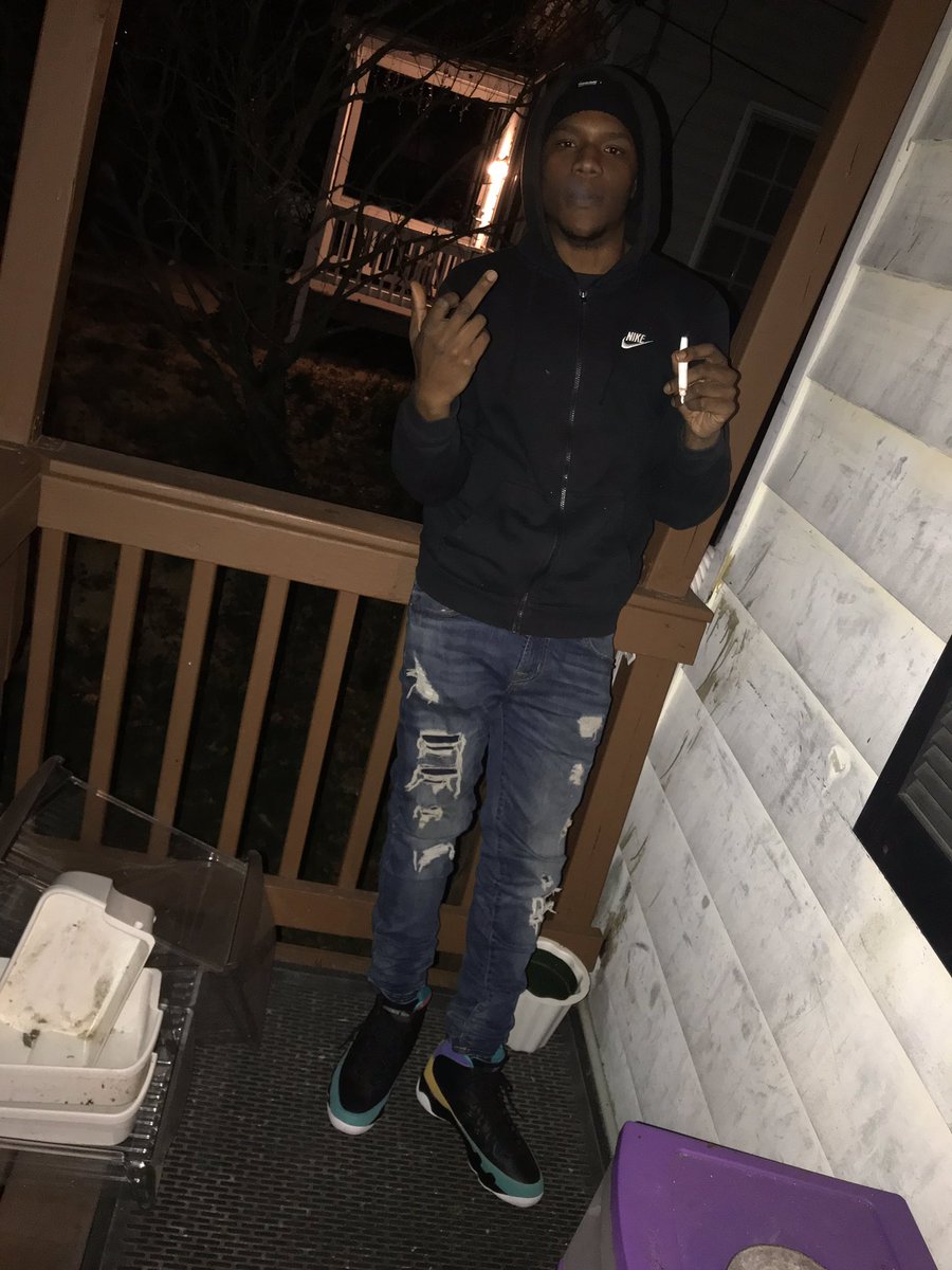 BiggCwop's tweet photo. I could never be like these other dudes ๐๐ค #LLMYPOPS๐๐๐พ#LLDONDON๐๐๐พ #LLPACO๐๐๐พ #LLMOOCHIE๐๐๐พ #LLGUWOP๐๐๐พ #ODG4L #MOBB #G4G4L #RBC4L https://t.co/y1PHw9DLPa