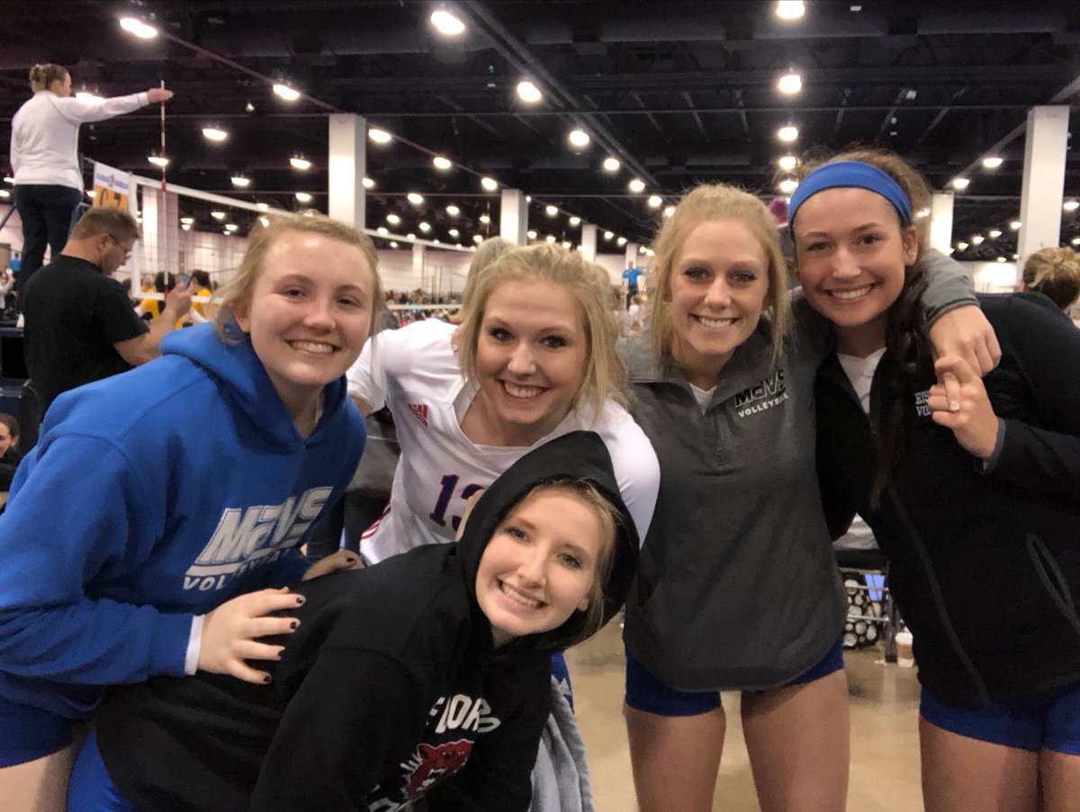 3sonsrmine's tweet photo. Colorado Crossroads vb tournament.. after day 1- finished 3-0: first in our pool 🏐💪... day 2 starts at 8am❤️ @kiersonMaydew #ICTMavs #getabid 💪 https://t.co/TFBbyu7KAT