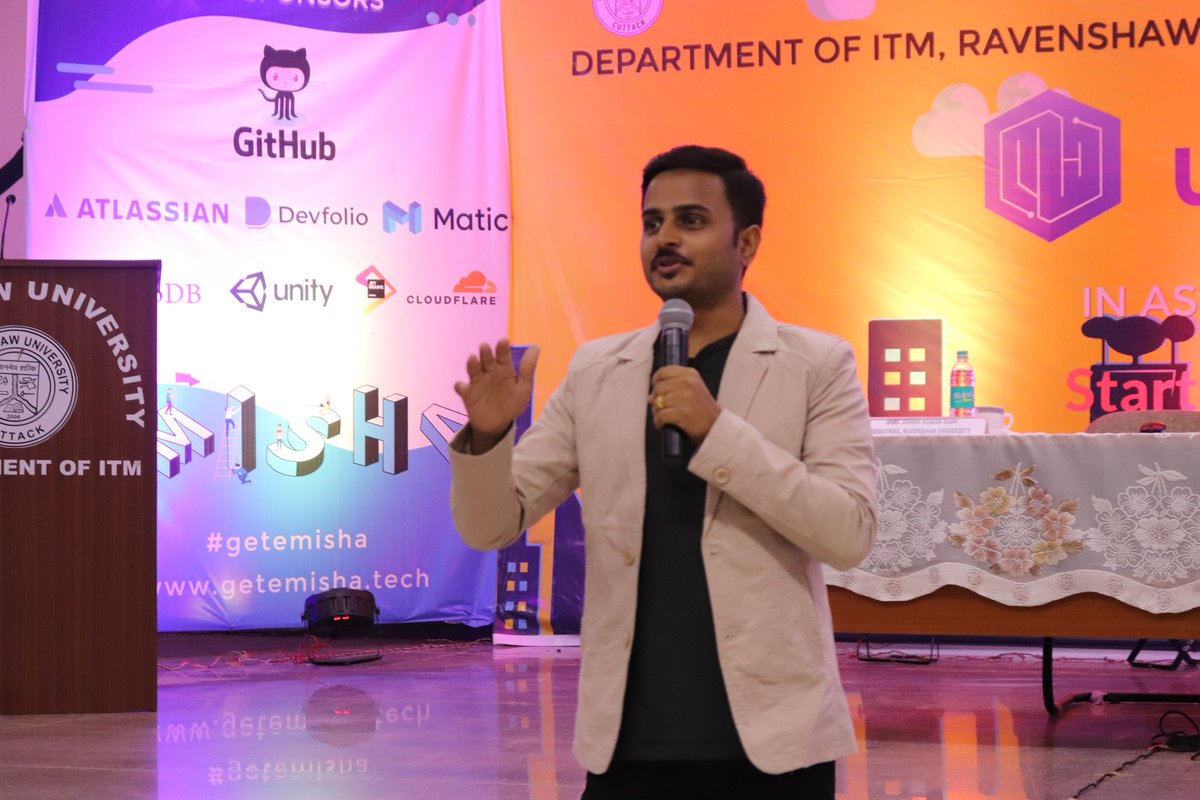 emishacommunity's tweet photo. Talk given by @taditdash on Keynote at UtkalHacks.
-So how's the CODE? 
-High sir!!!😂
#UtkalHacks #getemisha https://t.co/BSDcOE5WPb
