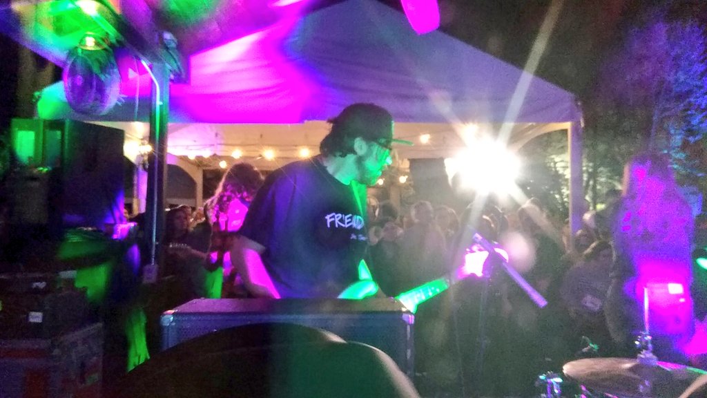 ATxMu's tweet photo. .@waaxband is rocking tonight at #AustraliaHouse thanks to @GDAYUSAofficial and @SoundsAustralia ! #SecretSounds #SxSW #SxSW2019 https://t.co/UmDgTgU7AT