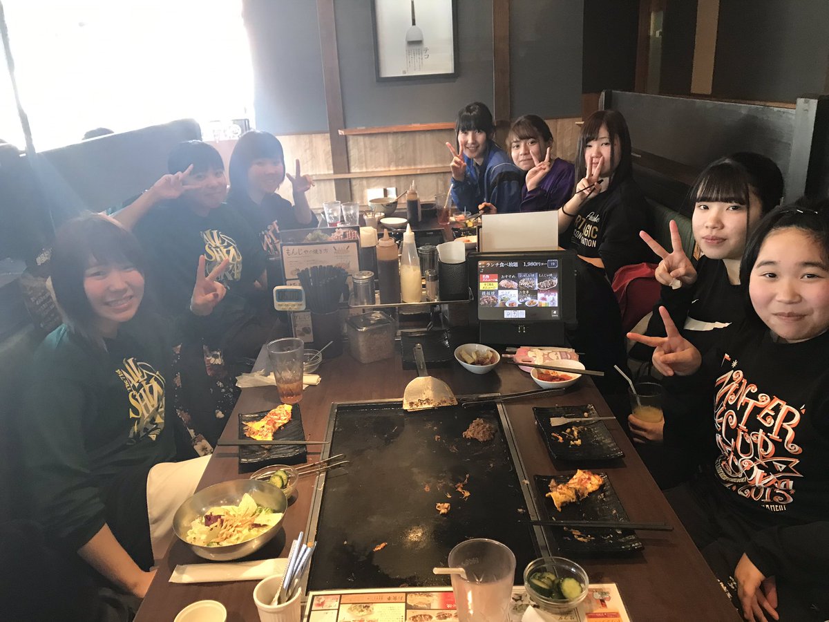 kohokugbas's tweet photo. 卒業試合からの卒業昼食会です！ https://t.co/kP9IuhkCVH