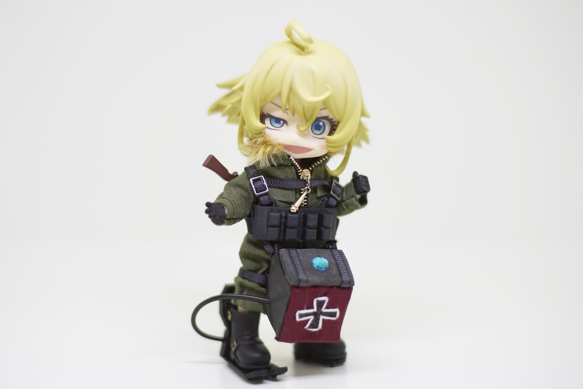 幼女戦記より、ターニャ・デグレチャフ中佐のジャンプスーツ&装備一色