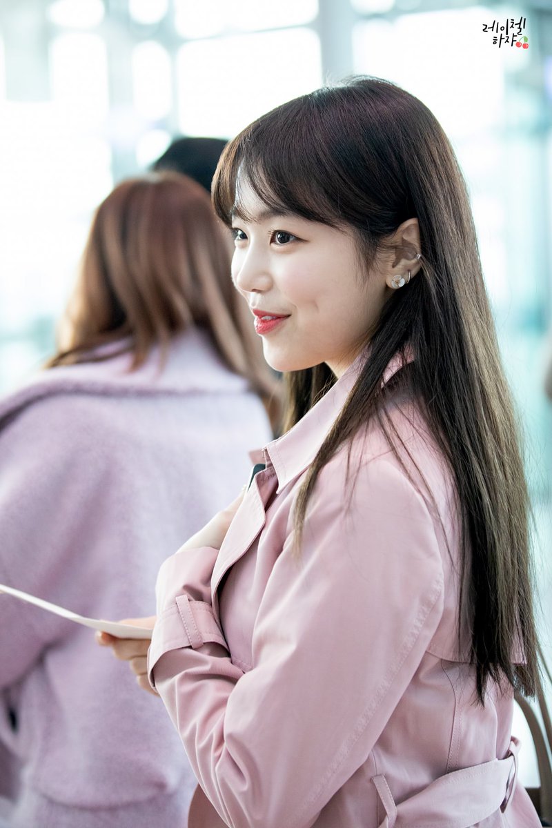 000828com's tweet photo. 190315 ICN 출국 에이프릴 레이첼

성나연 귀여워서 지구 828바퀴 뛰어다닐래 😝

@APRIL_DSPmedia 
 #에이프릴 #APRIL #레이첼 #성나연 #レイチェル #Rachel https://t.co/qAnZK8724k