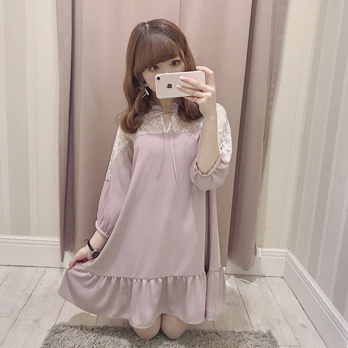 Evelyn Evelyn 渋谷109店 Spring Coordinate レース切替ワンピース ピンクのカラーは 胸元のリボン୨୧もpinkで 春にぴったりの一枚です 肩の部分もレースになっているので 透け感もお楽しみいただけます 春のお出かけにいかがでしょうか